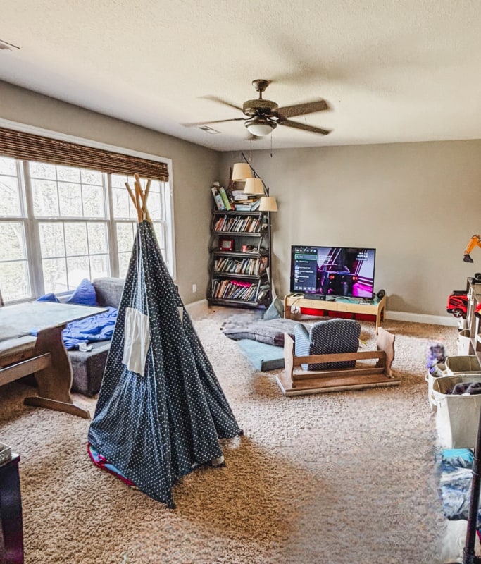 Building Photo - 2440 Waterhaven Dr