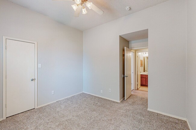 Building Photo - ***Pre-Leasing*** Charming Three-Bedroom H...