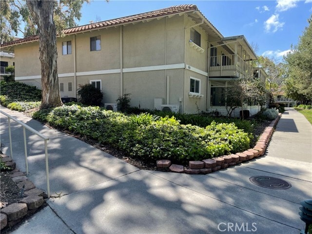 Building Photo - 638 Avenida Sevilla