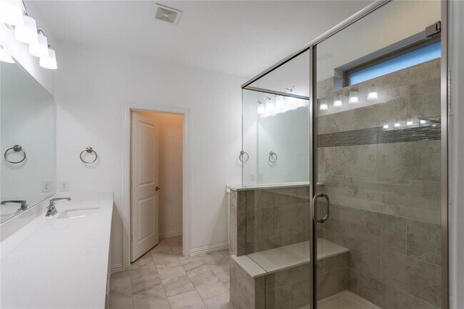 Building Photo - 7209 Huckleberry Dr