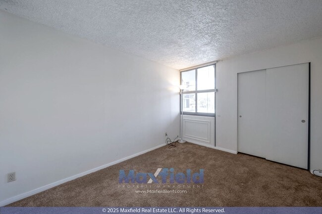 Building Photo - Salt Lake City - Heart of Downtown - 2BD -...