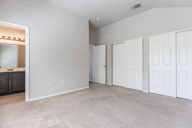 Building Photo - 9802 Vandenberg Way