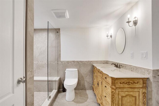 Building Photo - 5510 N Ocean Dr