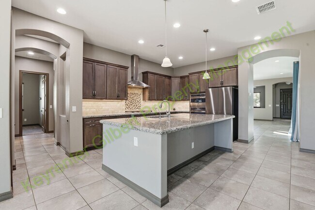 Building Photo - Beautiful 4-bed/3.5-bath Gilbert Home in Gilbert’s Cooley Station!