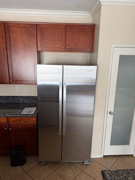 Building Photo - 11450 Church St