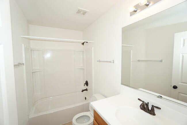 Building Photo - 210 Portage Ln