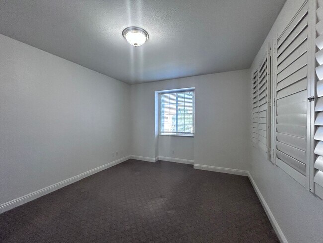 Building Photo - Beautiful Four Bedroom Home in Sacramento