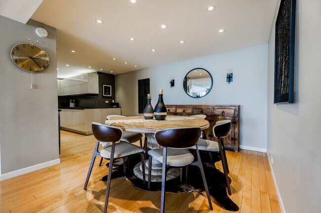 Building Photo - 1212 N Lake Shore Dr