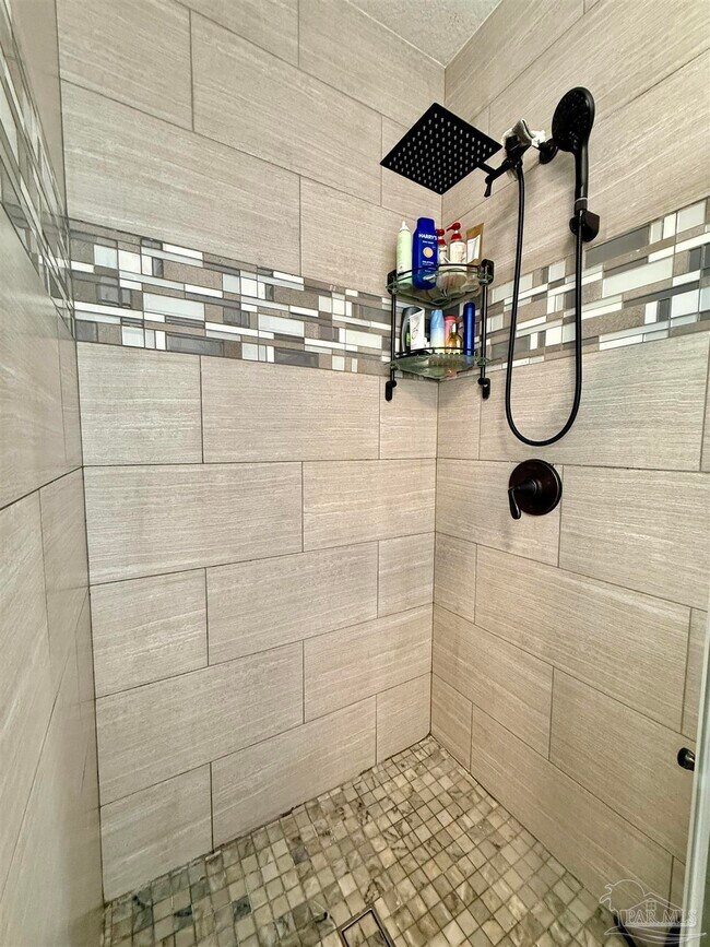 Building Photo - 1313 E Strong St