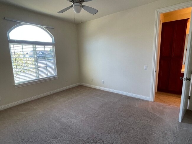 Building Photo - Single Story Large Four Bedroom Home in the Bluffs