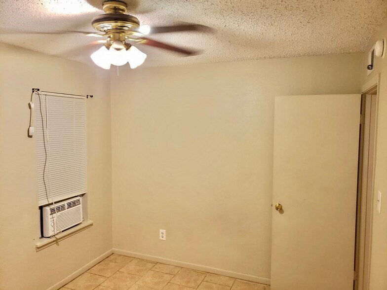 Bedroom 2 - 605 Lilac