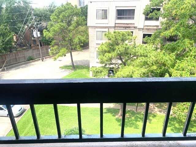 Building Photo - 2209 S Braeswood Blvd