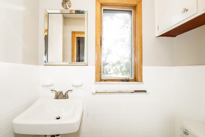 Building Photo - 150 E 272nd St