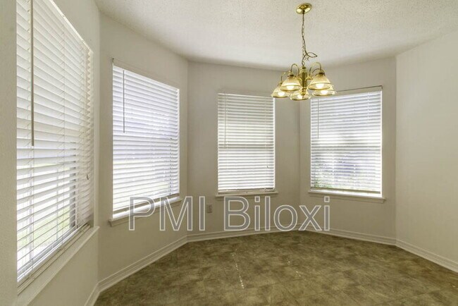 Building Photo - 11107 Dede Dr