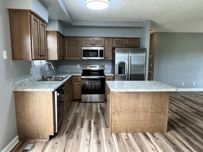 Building Photo - 297 E Carter Rd