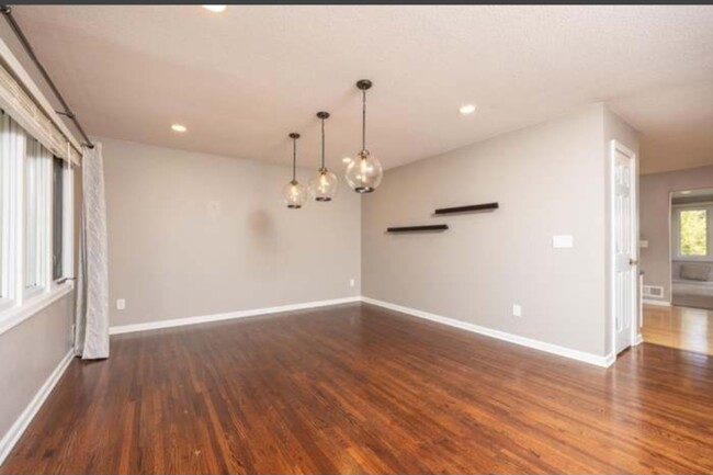 Dining room - 1536 Aquila Ave N