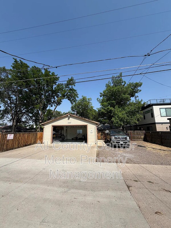 Building Photo - 1317 Zenobia St