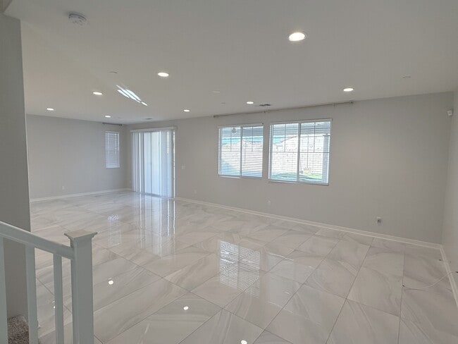 Building Photo - 31124 Hanover Ln