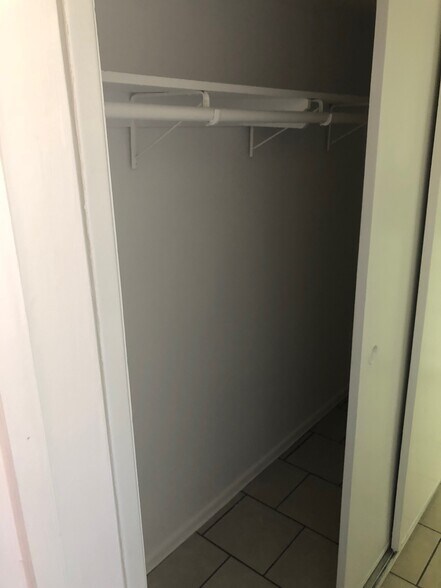 Building Photo - 912 N Market St