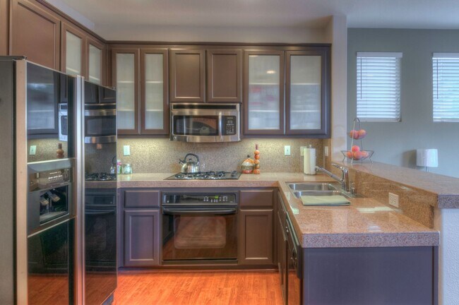 Building Photo - A must see beautiful 3 bedrooms 2.5 bathrooms single family home