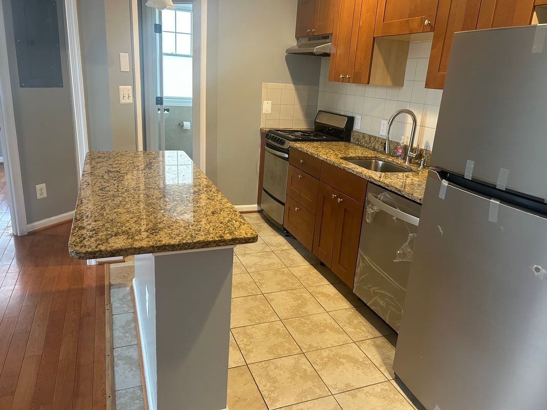 Building Photo - 1209 Madison St