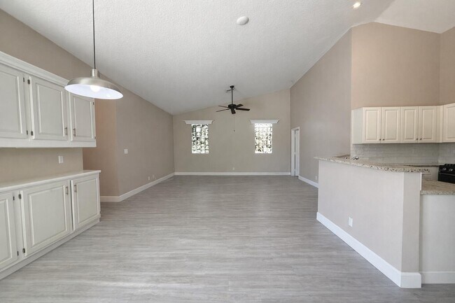 Building Photo - 1168 Hatteras Cir