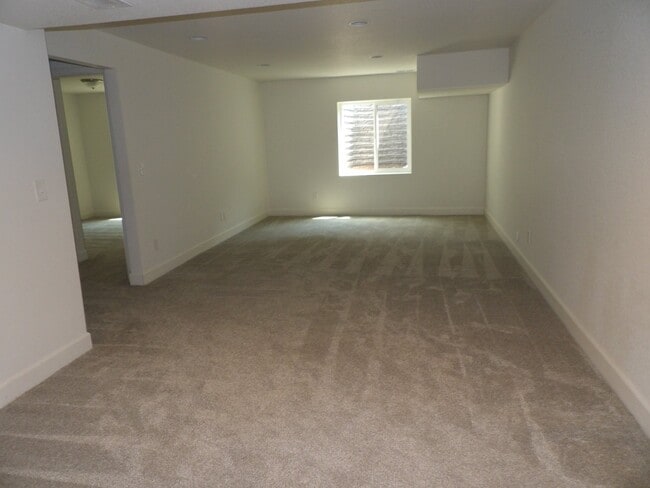 Building Photo - 6520 Golden Briar Ln
