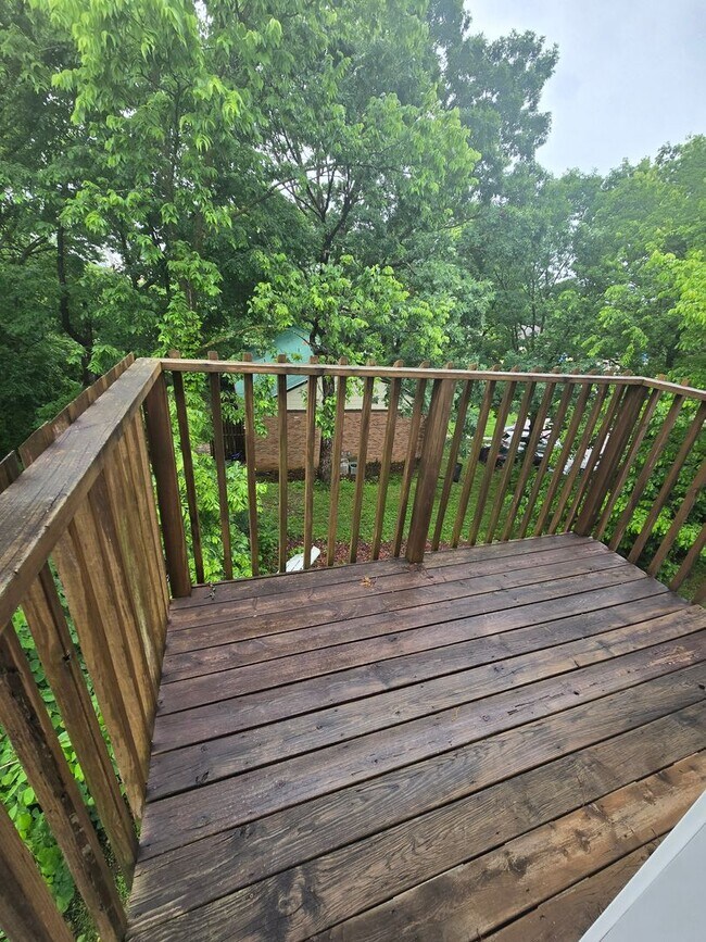 Building Photo - 2305 Southridge Dr