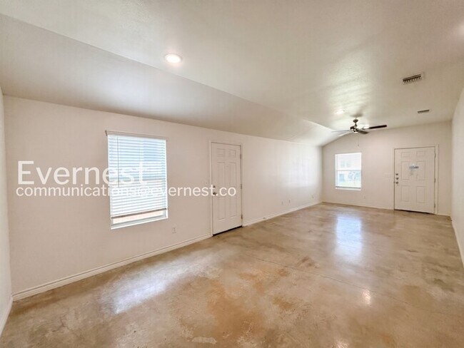 Building Photo - 2316 Duntov Dr