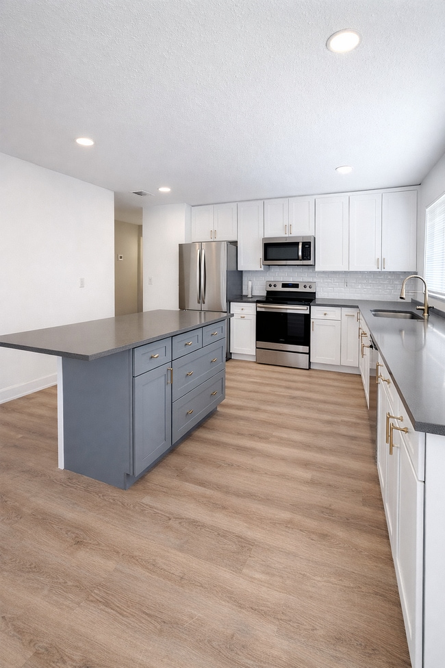 Building Photo - 8127 Chesebro Ave