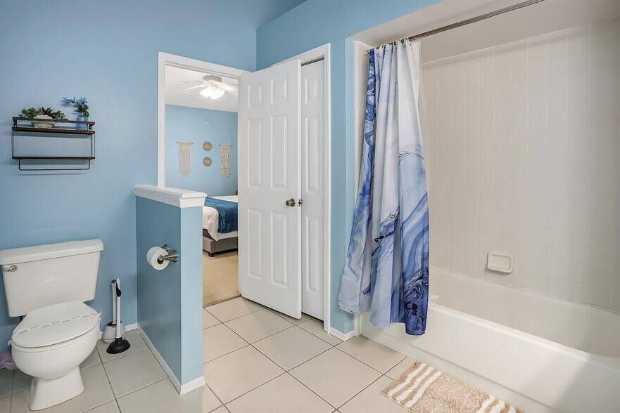 Building Photo - 4716 Windwood Dr