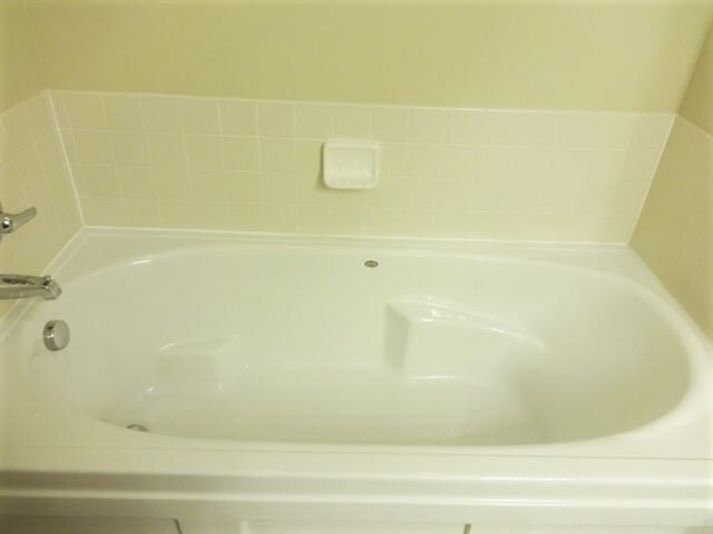 Building Photo - 1961 Bay Port Dr