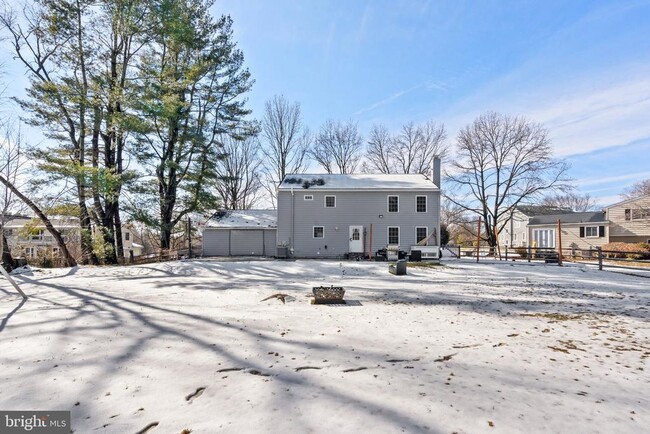 Building Photo - 10622 Runaway Ln