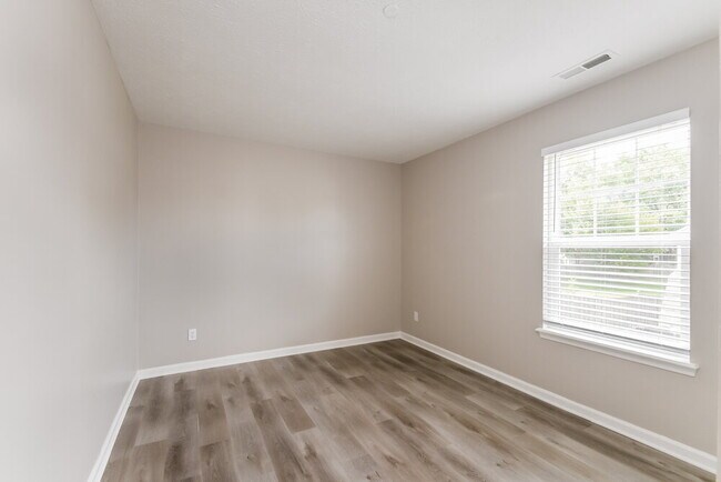 Building Photo - 17124 Rushmore Dr