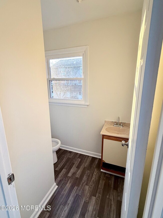 Building Photo - 1511 Railroad Ave