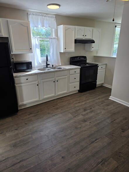 Kitchen - 5 Fountain St