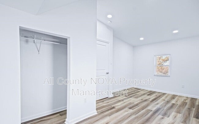 Building Photo - 5606 Elberton Pl