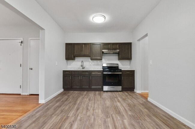 Building Photo - 2063 Elizabeth Ave