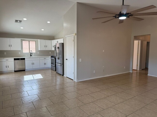 Building Photo - 1162 W 2nd Ave