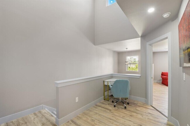 Building Photo - 24700 Whitney Dr