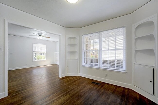 Building Photo - 1602 Mohle Dr