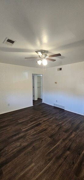 Building Photo - 720 N 70th St