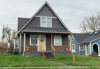 Building Photo - Craftsman's Style Near WWU!!!!