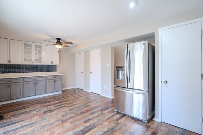 Building Photo - 8505 Castlemill Cir