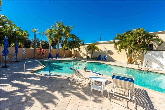 Building Photo - 824 Padua Ln