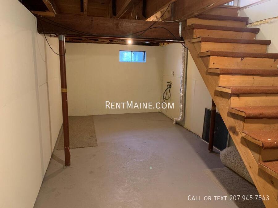 Building Photo - 33 Yale St