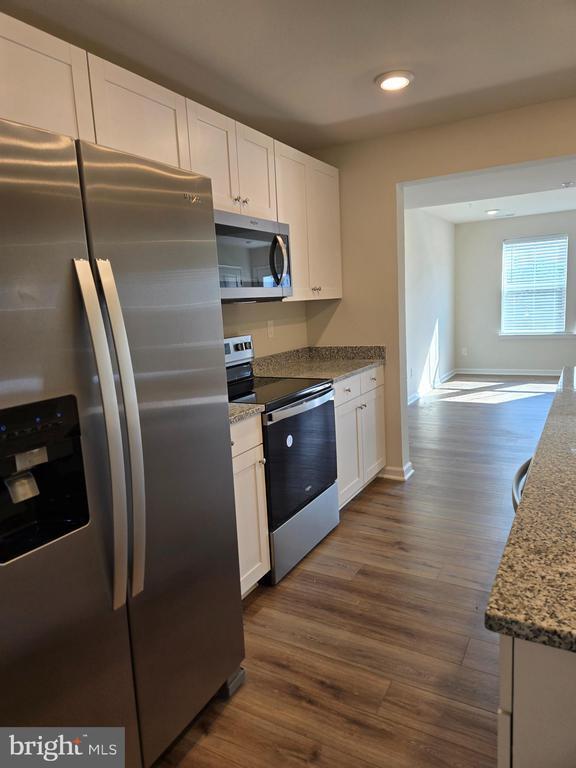 Building Photo - 803 Blue Wing Ct
