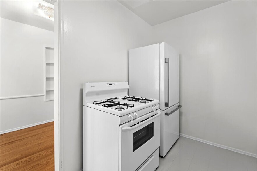 Building Photo - 1518 Yale St