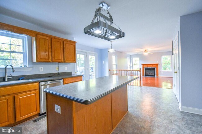 Building Photo - 42271 Bird Haven Dr