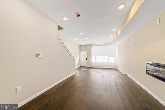 Building Photo - 4707 Sansom St